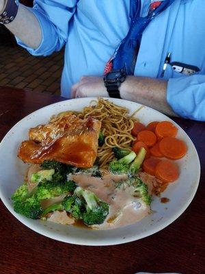 Teriyaki salmon with soba noodles, broccoli and glazed carrots