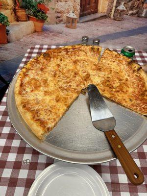 Cheese pizza