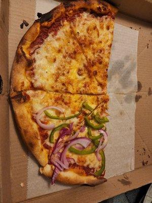 Got half cheese half pepper and onion. They paid attention and made sure the toppings didn't stray into the cheese half.