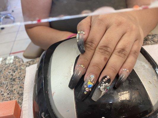 Sunflower Hair & Nails