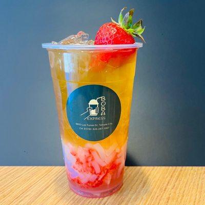 Fresh strawberry green tea with lychee jelly