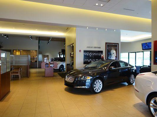 Jaguar Huntington Certified Pre-Owned & Service