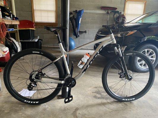 Kona hard tail mountain bike