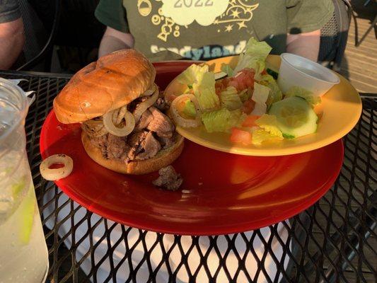 Filet mignon sandwich with side salad