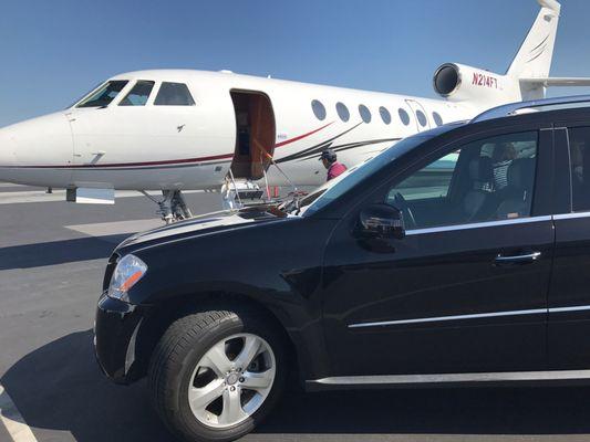 Atlantic Aviation - Meeting Passengers on the Tarmac