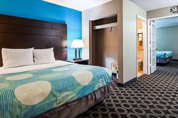 Travelodge by Wyndham San Antonio Downtown Northeast