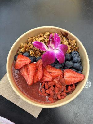 Pb&j açaí bowl