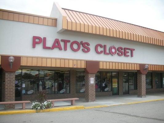 Plato's Closet Libertyville Store Front