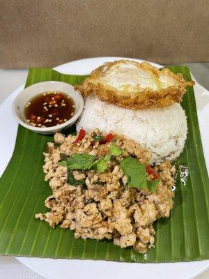 Pad Ka Prao + Kai Dao