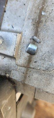 Metal chunk I found nect to a head bolt