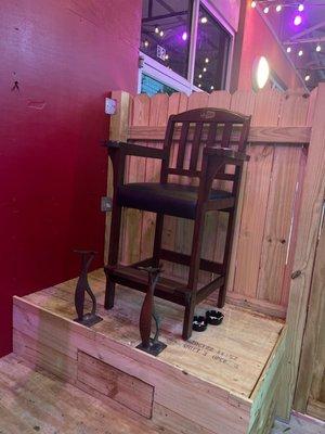 Bootblack station