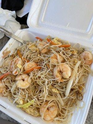 Angel hair noodles with shrimp