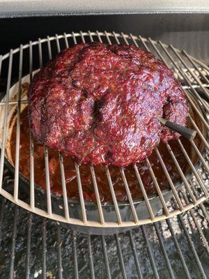 Making Meat Church's "Over the Top Smoked Chili" 4.5 hours thus far. Gotta get it to 165°. Get your ingredients at HEB.