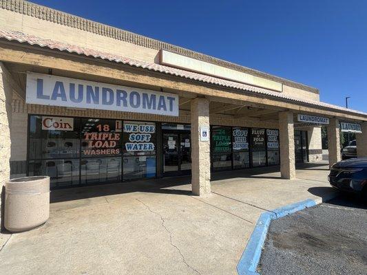 Laundry Mat PRICEY and BROKEN DRYERS