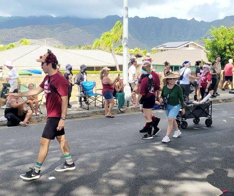 Santa Claus (11/25/23). @HawaiiKaiLions @KokoMarinaCenter #HawaiiKai #Oahu #Hawaii #Parade #HappyHolidays #MeleKalikimaka #MerryChristmas