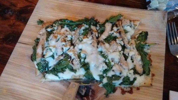 Spinach, chicken, and blue cheese half sized flatbread.  Looks small, but more than enough for one.