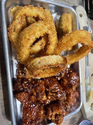 Sampler platter. Boneless chicken, zucchini sticks, onion rings.