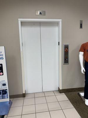 Sears elevator first floor orlando fl 12:35 pm January 13 2024