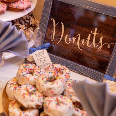 Doughnuts make great party favors!