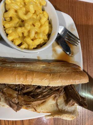 Pot roast sandwich& mac-n-cheese side