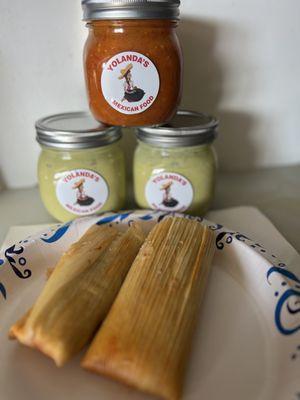 Tamales , y salsas