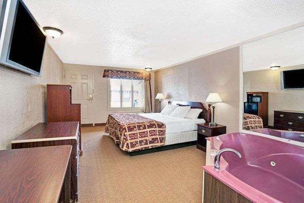 1 King Bed Suite