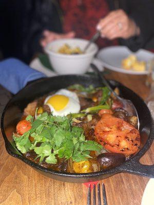 Lomo Saltado, deeeeeelisioso! Peruvian!