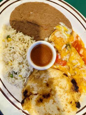 Una Pupusa and Una Enchilada Combo