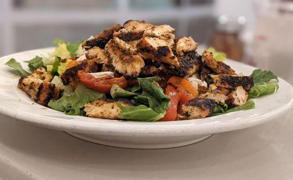 JoJo's special salad with blackened chicken