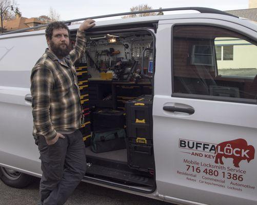 Mobile locksmith van