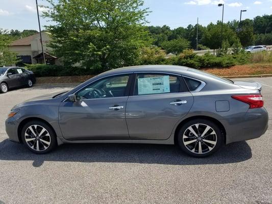 2016 Nissan Altima First new car buyer experience worth a 5 star rating and than some.