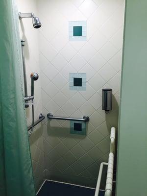 Shower for massage clients - with excellent water pressure