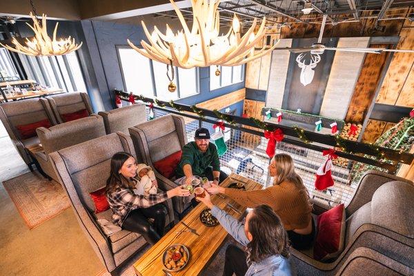 Après Ski with Friends at Cabin Juice Elevated Eatery & Bar