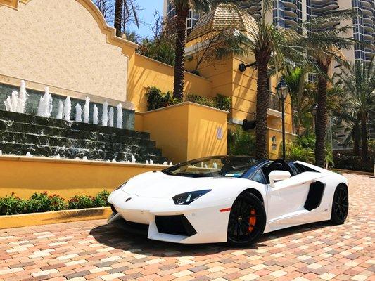 Lamborghini Aventador Roadster Rental Miami