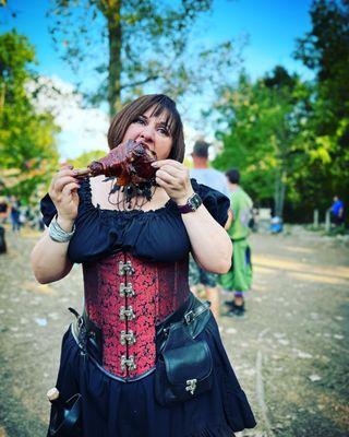 The iconic giant turkey leg BITE!!