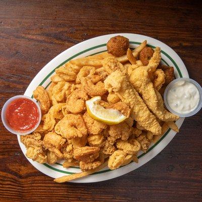 Seafood platter - Catfish and shrimp