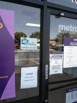 This Metro PCS building says there out to lunch !!!! I got here at 1:30pm it's now 3:00pm and still waiting