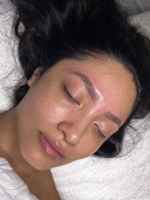 Basic purifying facial x Brow Lamination