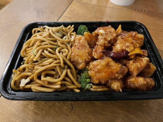 D18. Orange Chicken Combo Platter (substitute noodles)