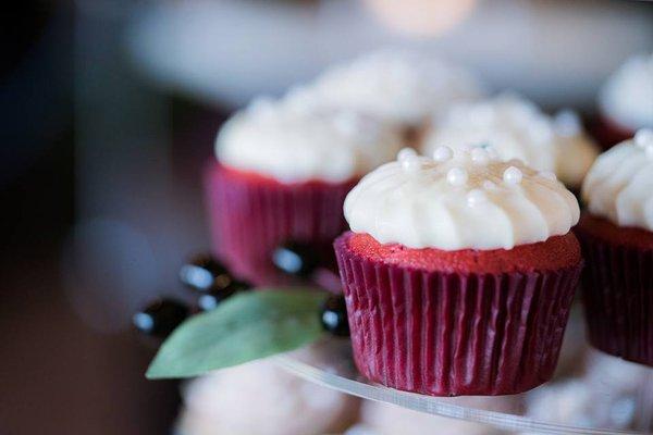 Red velvet wedding cupcakes.