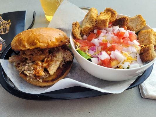 Pulled Pig Sandwich, Side Salad