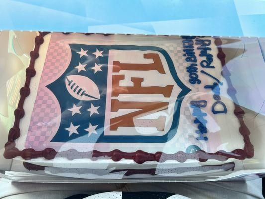 This was the ugly cake that I paid 70$ for. Never again Baskin Robins.