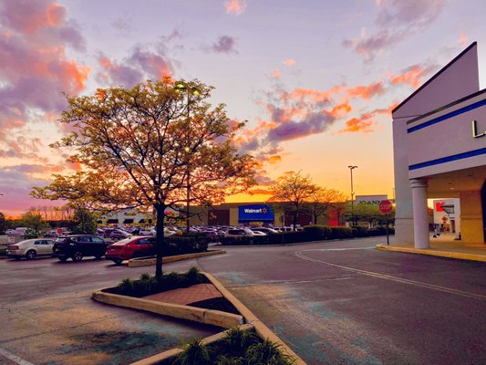 Walmart, Springfield-- storefront