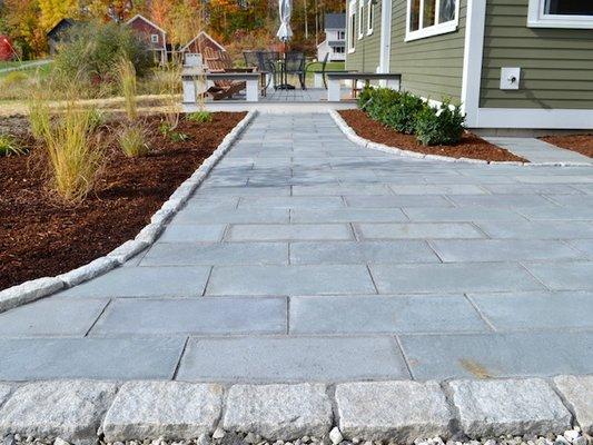 Bluestone Walkway with Cobblestone Edging