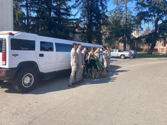 Limo in Tracy CA