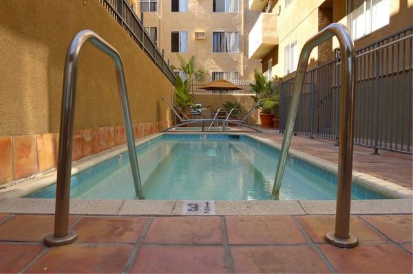 Kingsley Drive Apartments- Pool Area