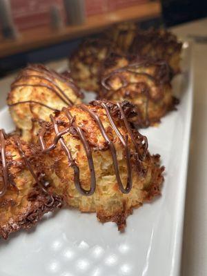 Coconut macaroons with chocolate drizzle (gluten free)