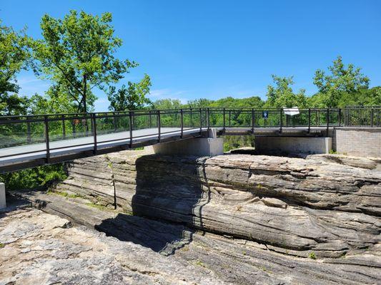 Glacial grooves and walkway!