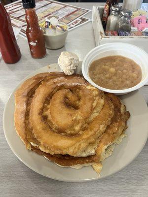 Cinnamon roll pancakes