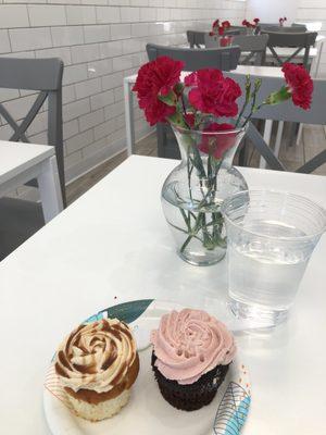 Salted caramel cupcake and raspberry chocolate cupcake! So delicious